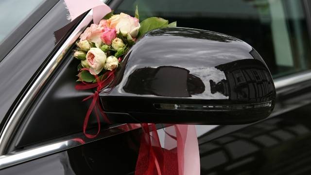 décoration fleurs voiture